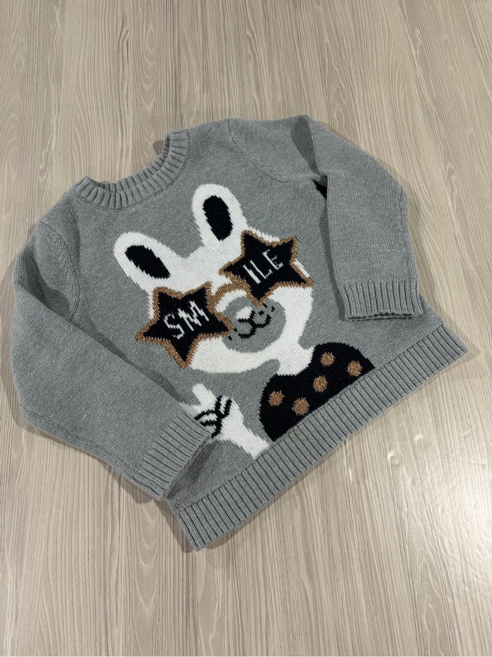 7/$20 Joe Fresh Greg Bunny Graphic Sweater with Star Sunglasses Smile